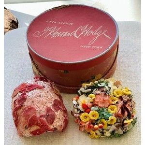 VINTAGE HATS & HAT BOX G HOWARD HODGE PEACH | PINK | FLOWERS | FLORAL | 1940s